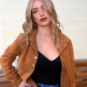 Meet your Posher, Marissa